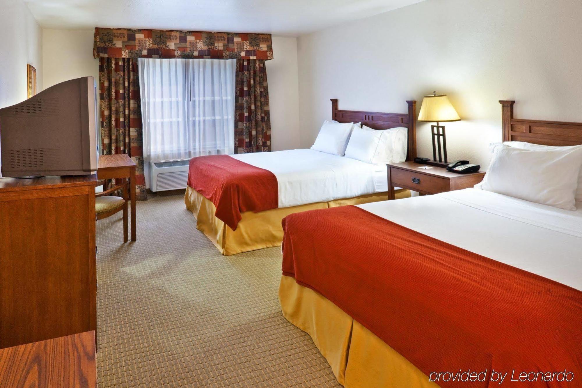 Holiday Express & Oklahoma City-bethany By Ihg Hotel 3*